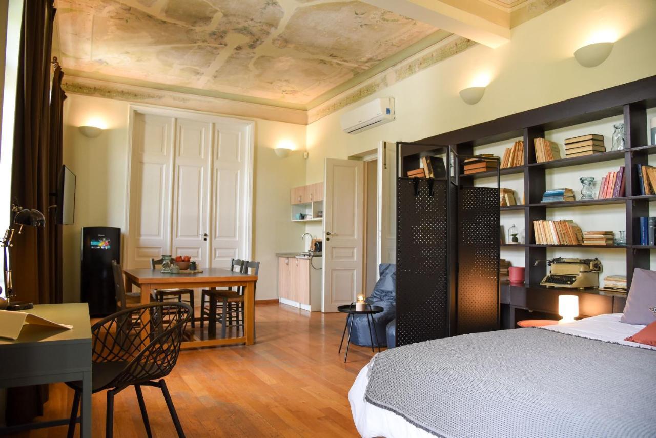Neoclassical Athens Residence Екстериор снимка